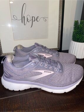 Brooks Transmit 3 Lavender Light Pink Running Sneakers Size 9.5